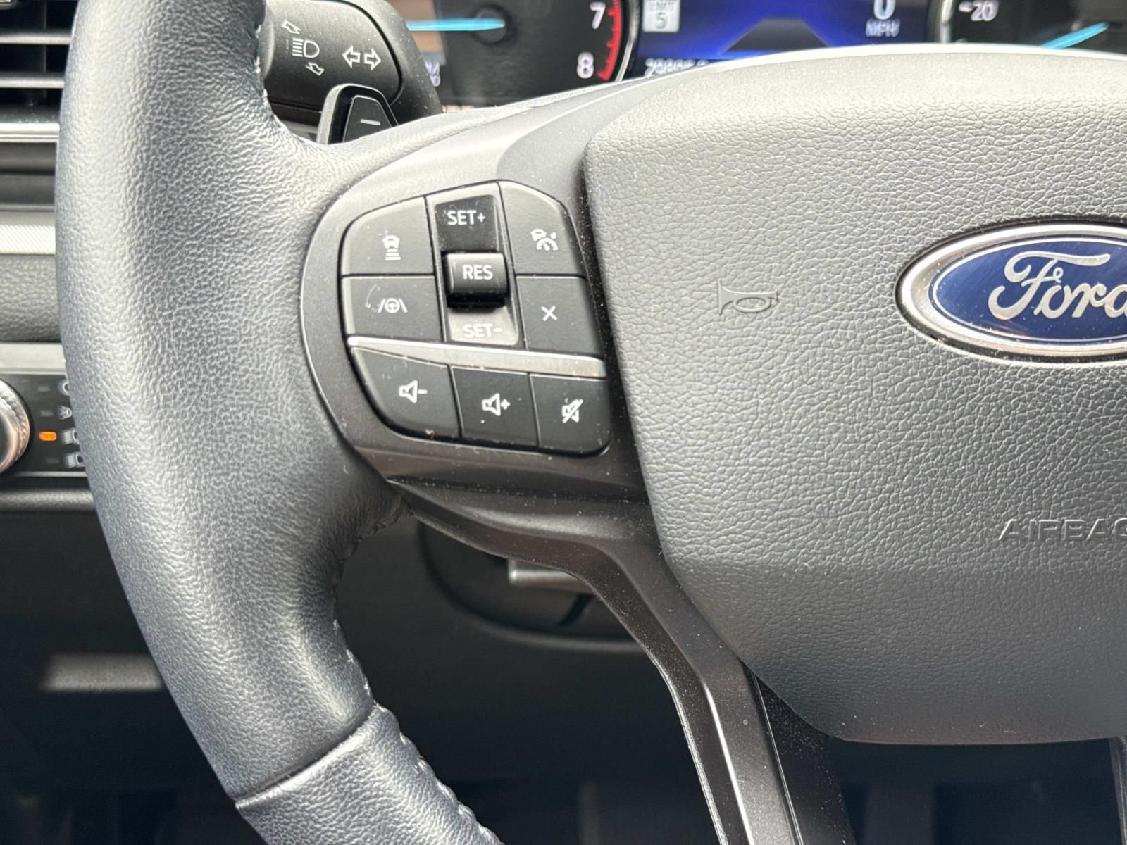 Used 2020 Ford Explorer XLT w/ Equipment Group 202A AWD/4WD image 15