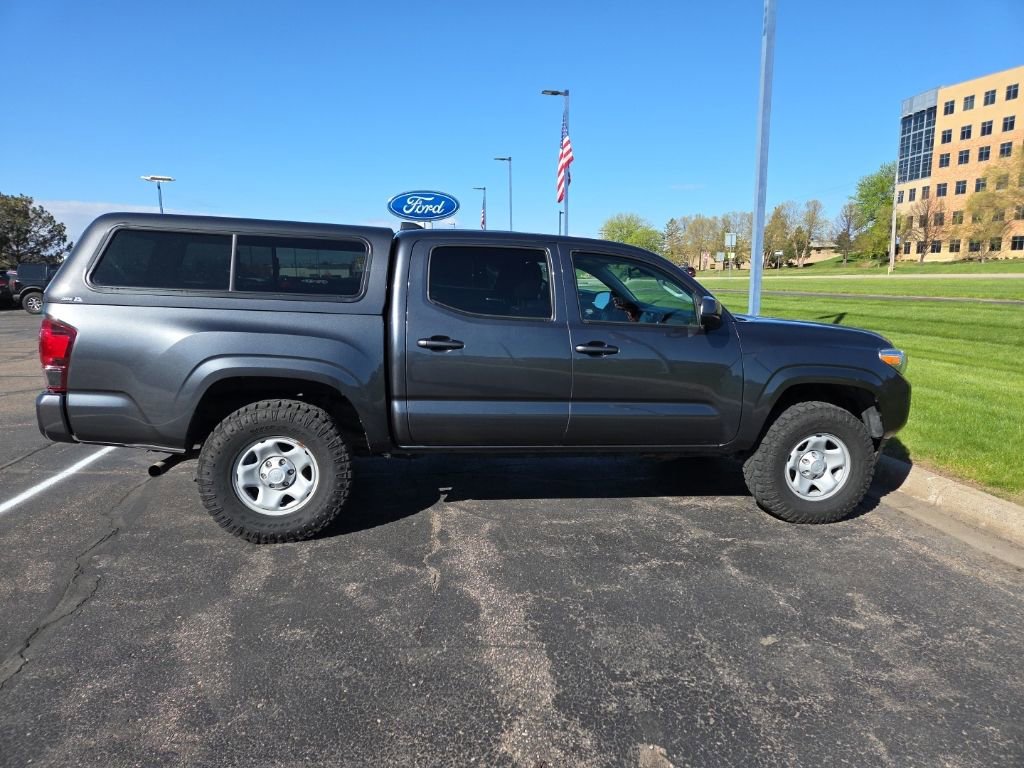 Used 2023 Toyota Tacoma SR AWD/4WD image 4