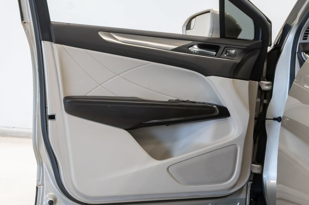 Used 2017 Lincoln MKC Premiere FWD image 8