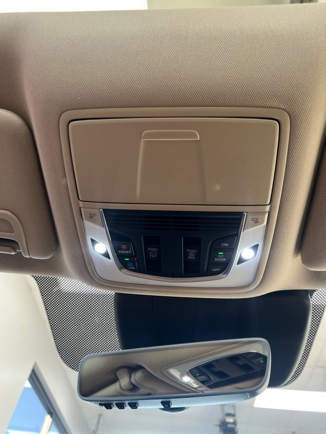 Used 2023 Acura RDX AWD w/ Advance Package image 23