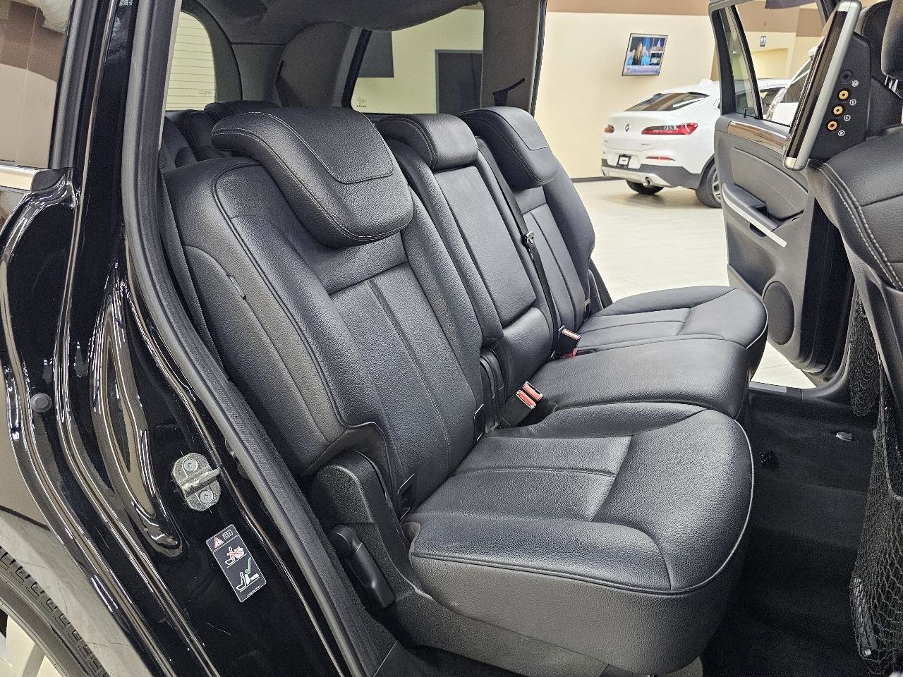 Used 2011 Mercedes-Benz GL 450 4MATIC image 24