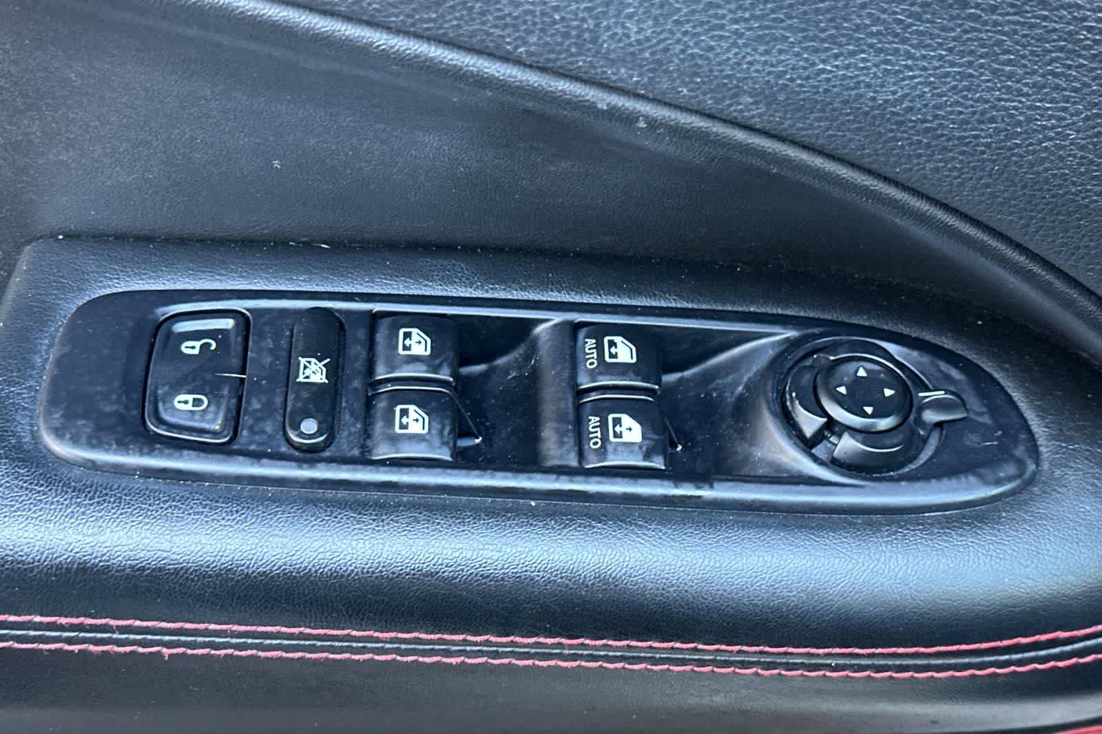 Used 2018 Jeep Compass Trailhawk w/ Cold Weather Group AWD/4WD image 13