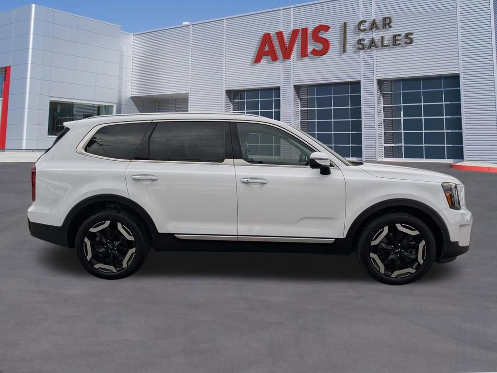 Used 2025 Kia Telluride S image 7