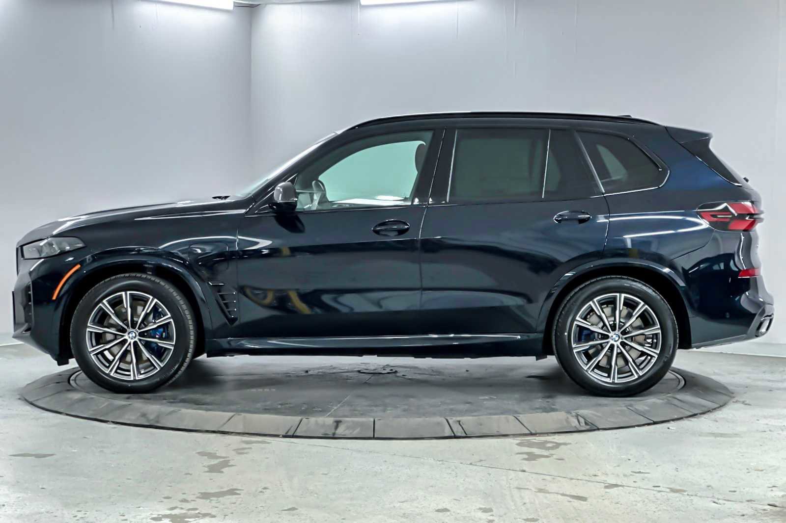 New 2026 BMW X5 xDrive50e w/ M Sport Package image 5