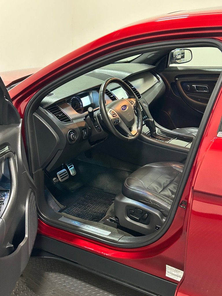 Used 2013 Ford Taurus SHO image 8