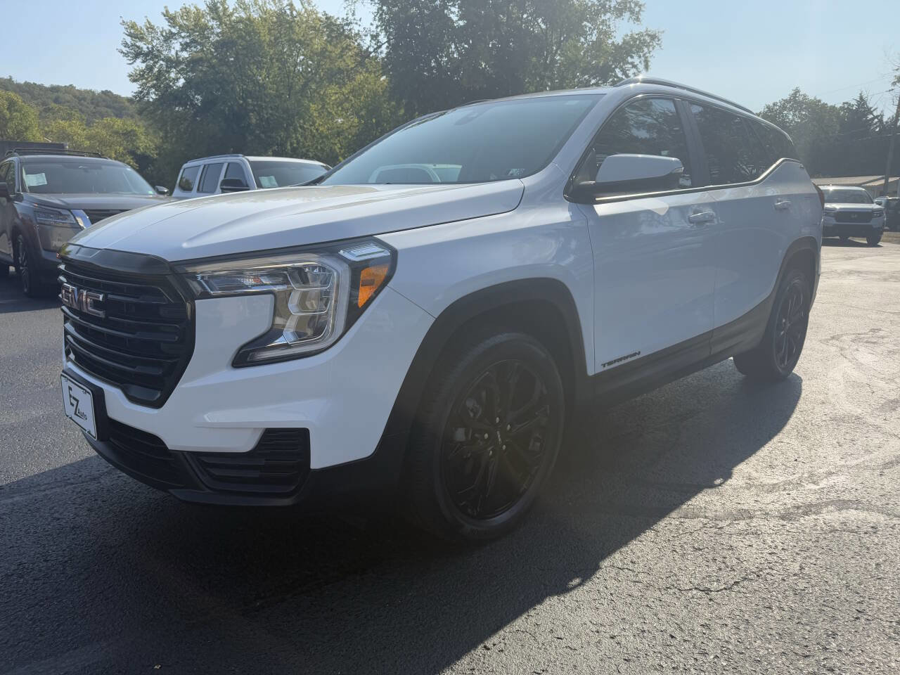Used 2022 GMC Terrain SLE w/ Driver Convenience Package image 5
