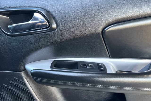 Used 2019 Dodge Journey SE w/ Blacktop Package FWD image 22