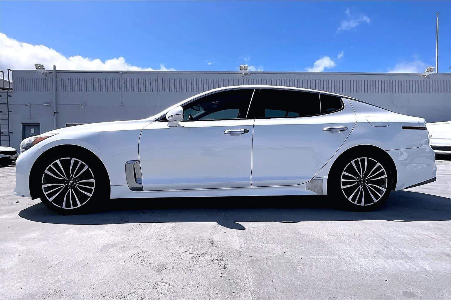 Used 2018 Kia Stinger Premium RWD image 3