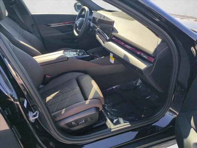 Used 2026 BMW 540i xDrive w/ Premium Package AWD/4WD image 21
