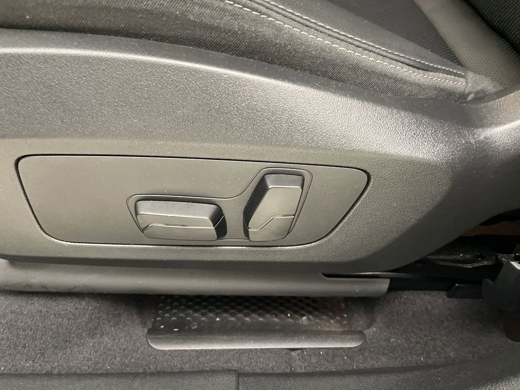 Certified 2025 BMW X1 xDrive28i AWD/4WD image 13