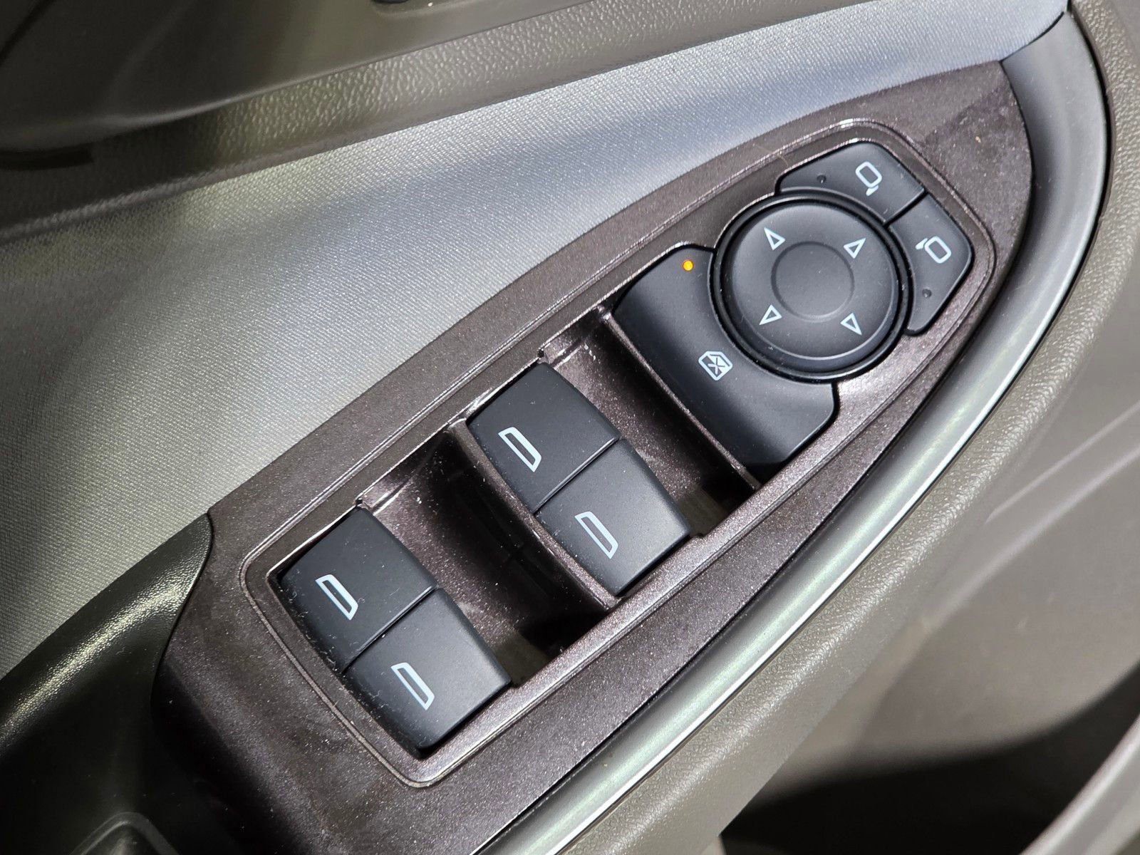 Used 2022 Chevrolet Malibu LS FWD image 21