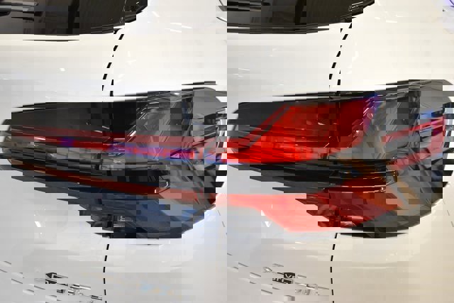 New 2026 BMW X5 xDrive50e image 11