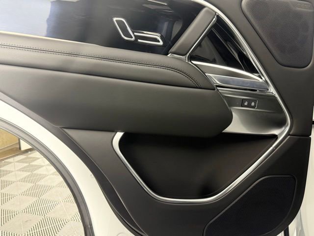 New 2025 Land Rover Range Rover SE image 21