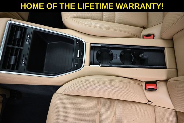 Used 2017 Porsche Panamera 4 AWD/4WD image 37