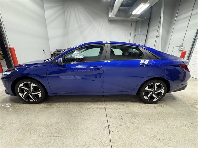 Used 2023 Hyundai Elantra SEL w/ Convenience Package image 4