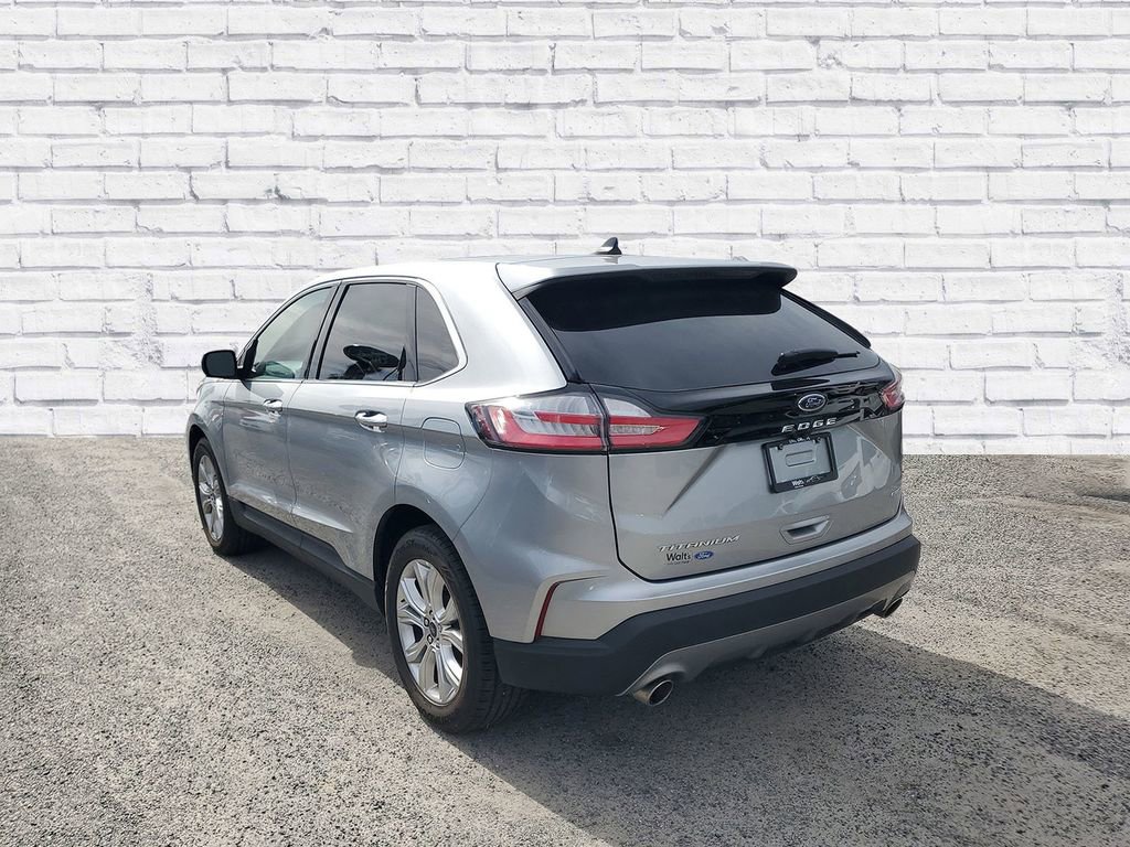 Used 2024 Ford Edge Titanium image 3