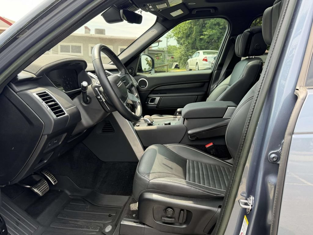Used 2023 Land Rover Discovery Metropolitan Edition AWD/4WD image 22