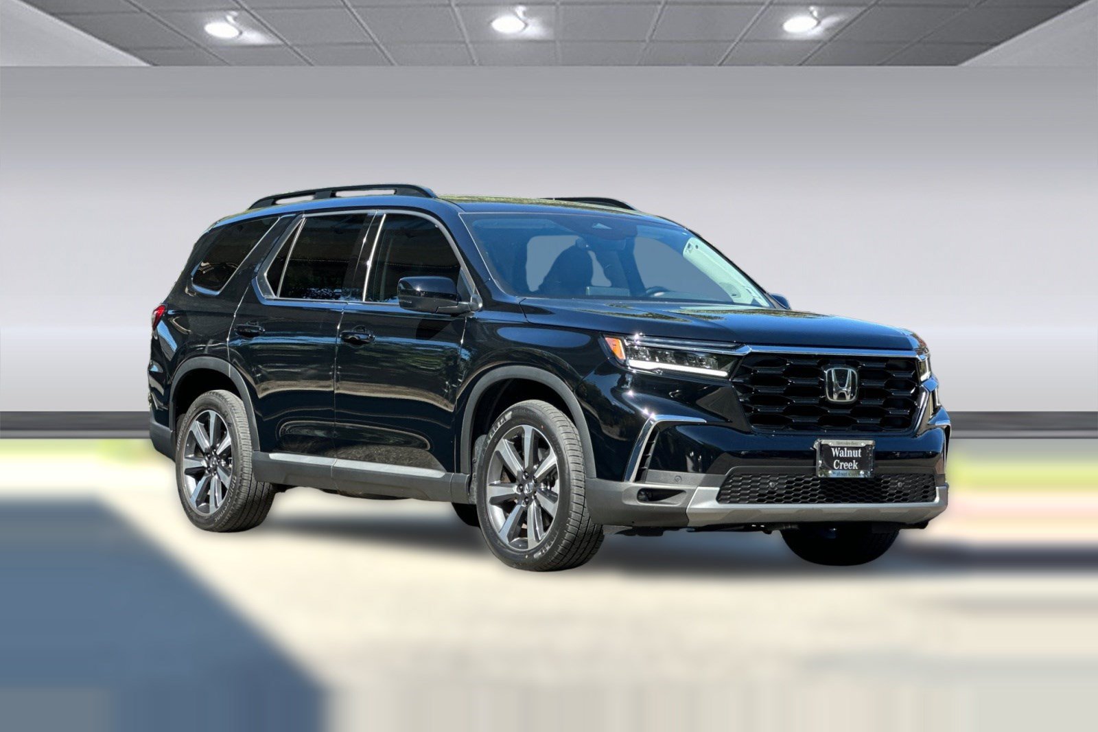 Used 2024 Honda Pilot Touring image 6