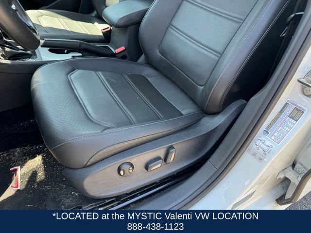 Certified 2022 Volkswagen Passat 2.0T SE FWD image 30