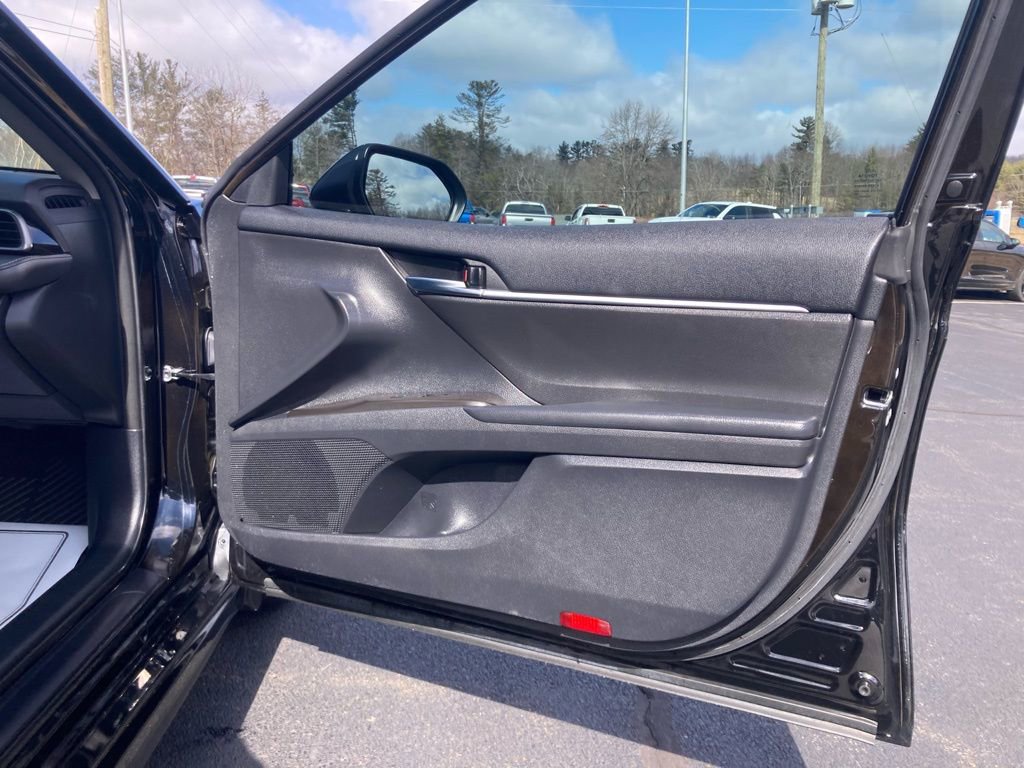 Used 2023 Toyota Camry SE image 32