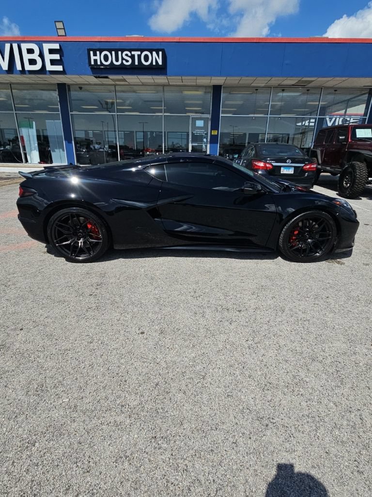 Used 2023 Chevrolet Corvette Z06 w/ Engine Appearance Package RWD image 8