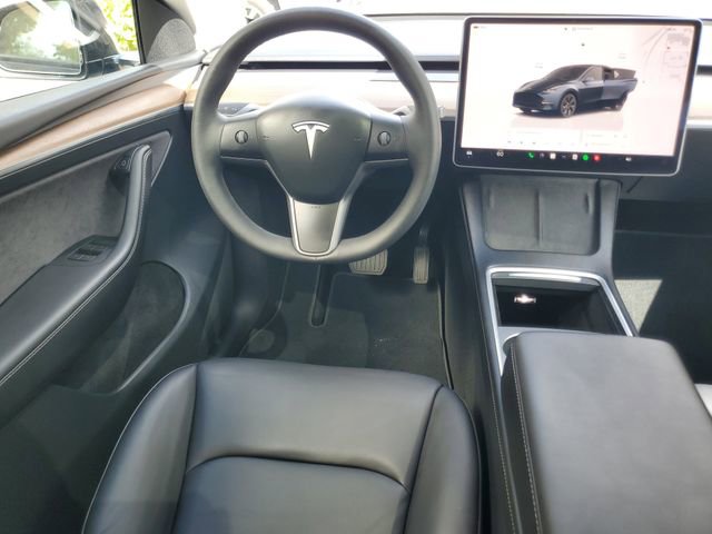 Used 2024 Tesla Model Y Long Range image 13