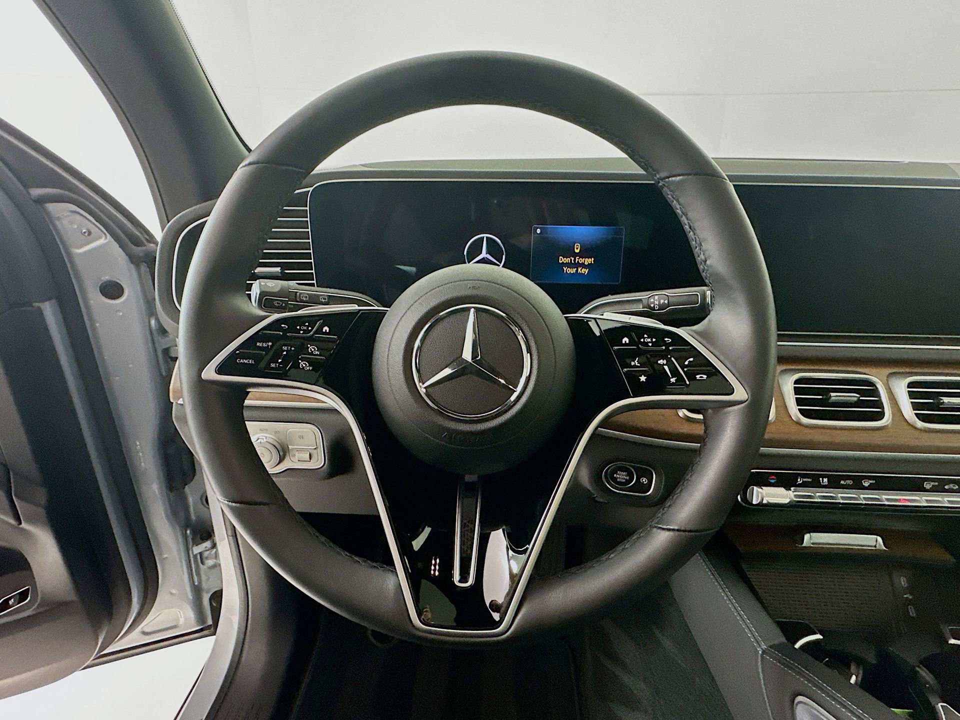 Certified 2025 Mercedes-Benz GLE 350 4MATIC image 12