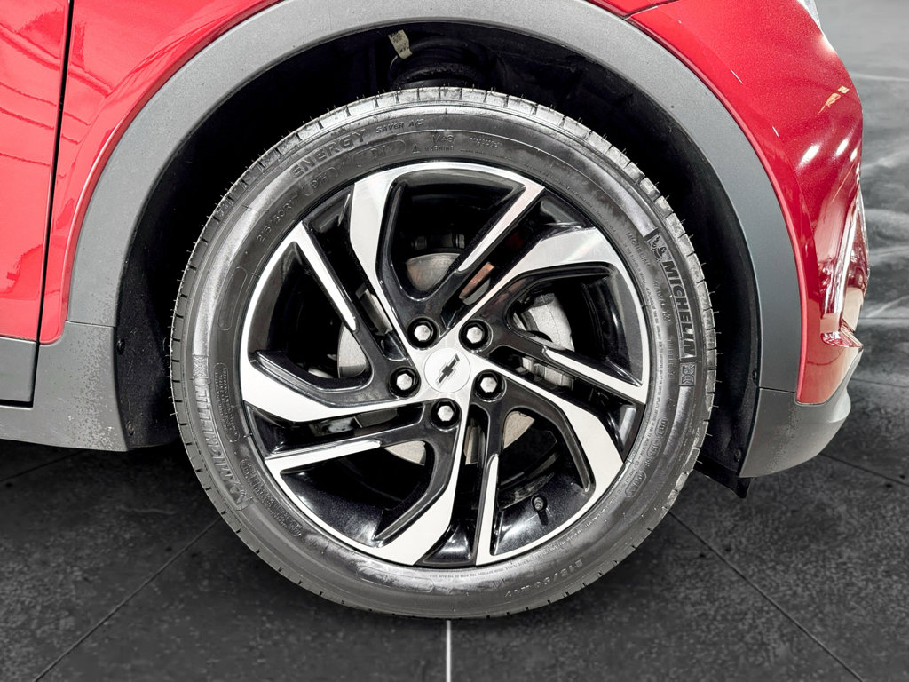 Used 2022 Chevrolet Bolt LT FWD image 32