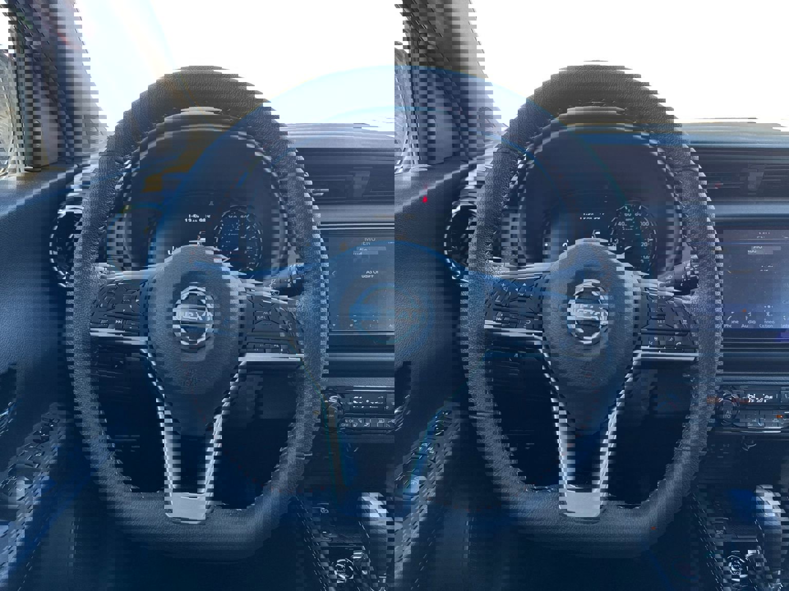 Used 2023 Nissan Kicks SR w/ SR Premium Package image 13