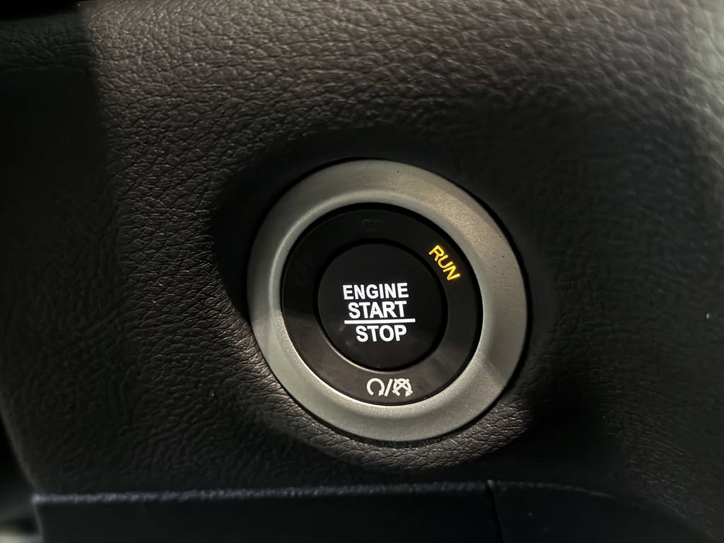 New 2026 Chrysler Pacifica Select FWD image 20