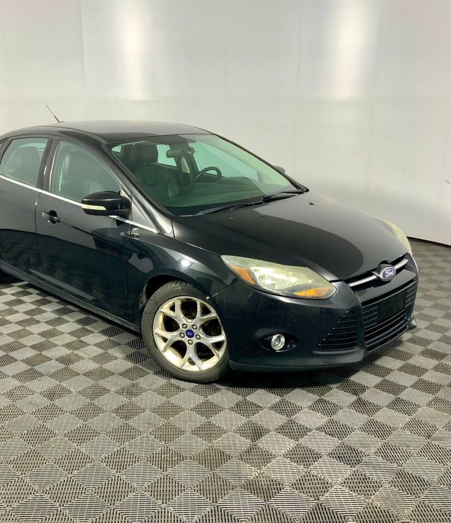 Used 2014 Ford Focus Titanium FWD image 3