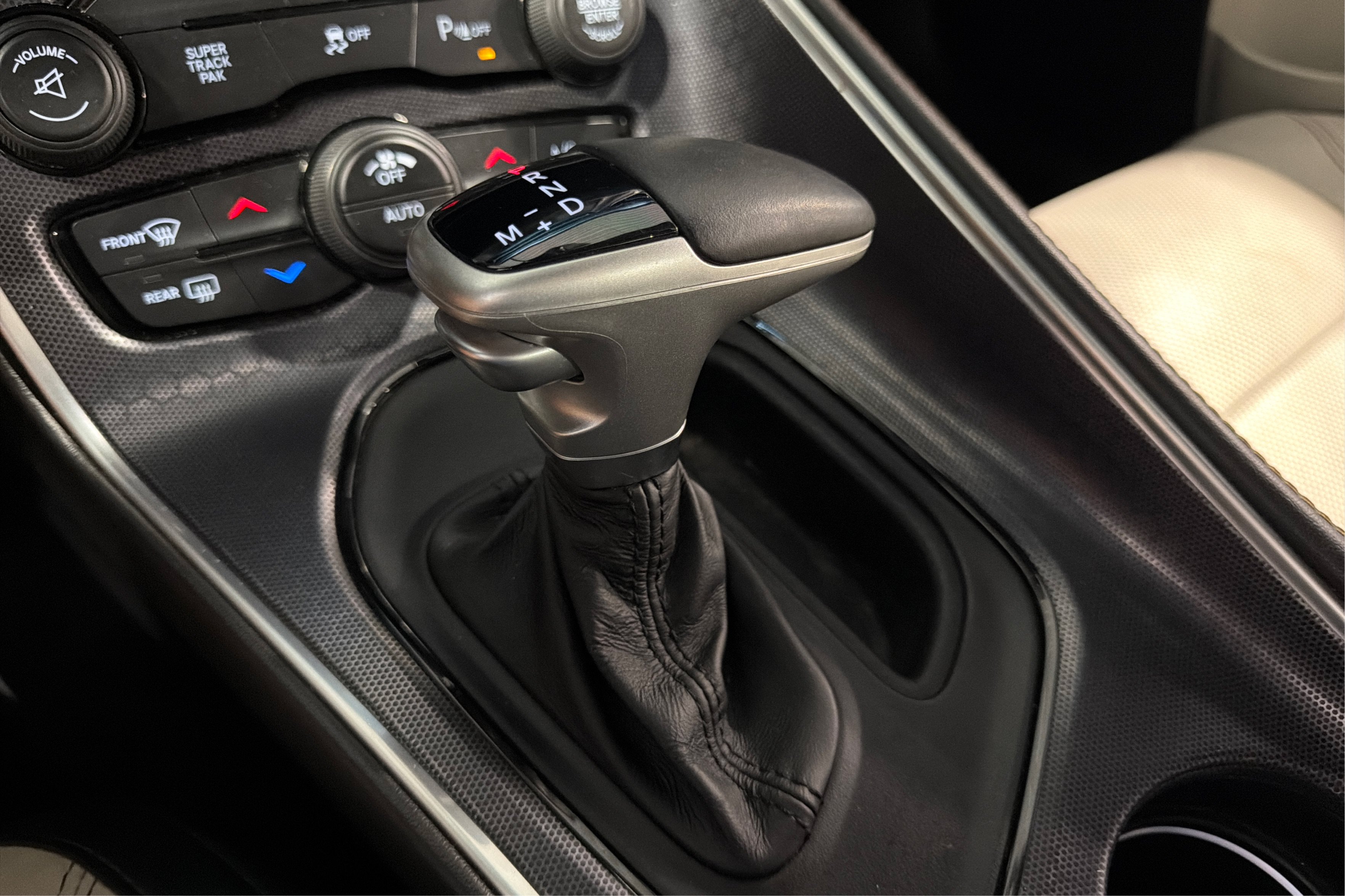 Used 2016 Dodge Challenger SXT Plus RWD image 31