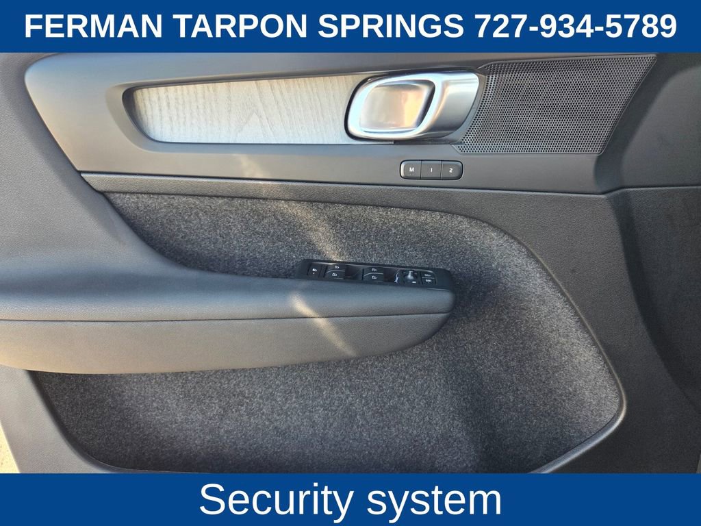 Certified 2025 Volvo XC40 B5 Core image 25