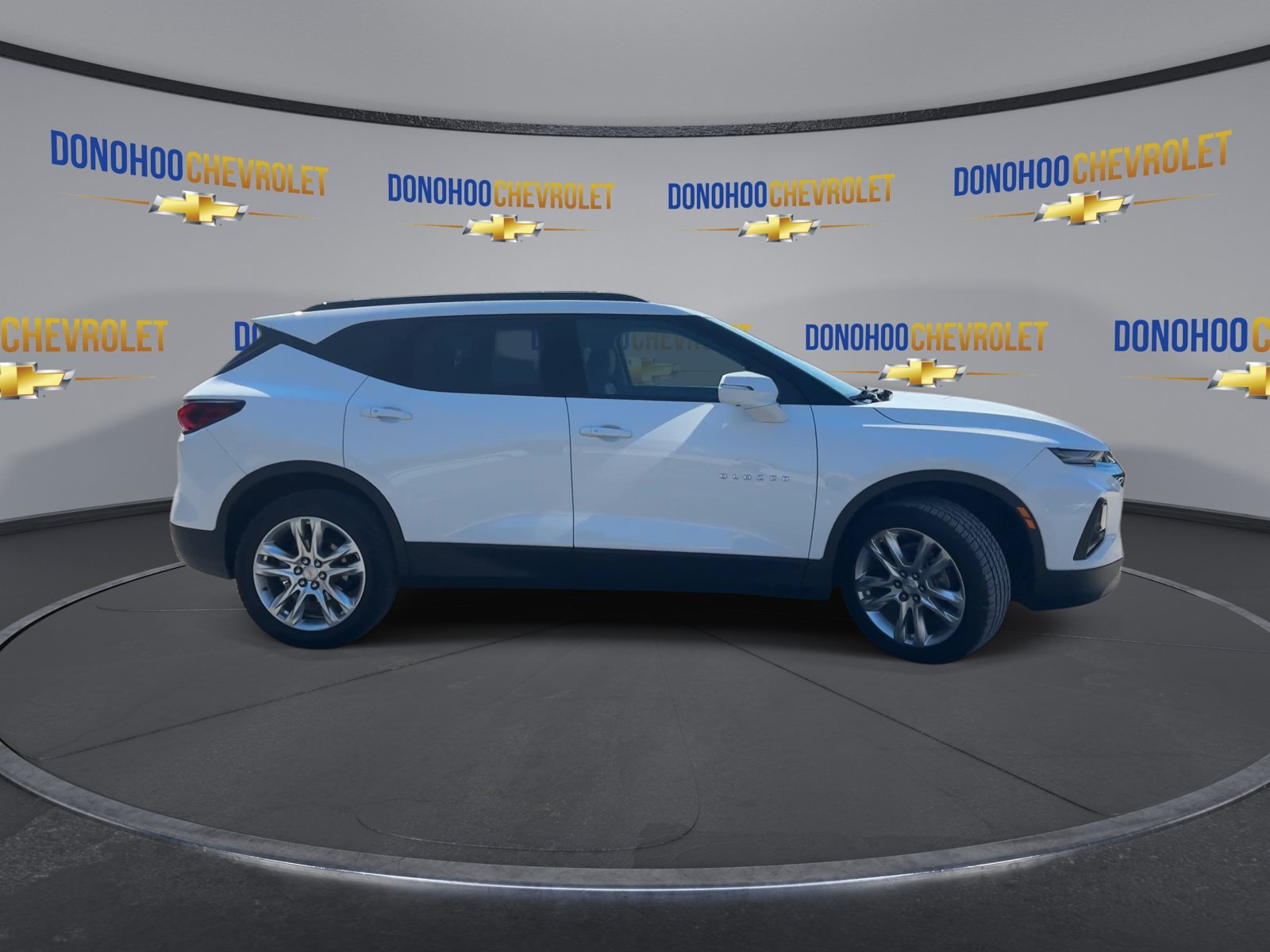 Used 2020 Chevrolet Blazer LT w/ Sound & Technology Package FWD image 9