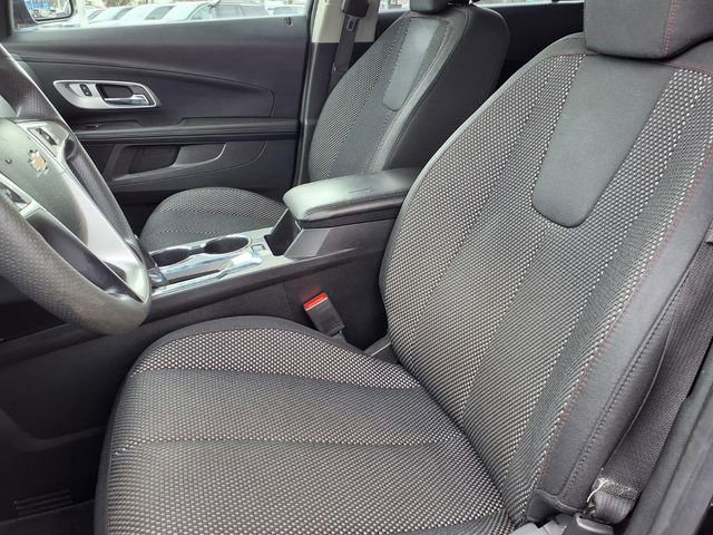 Used 2017 Chevrolet Equinox LT FWD image 3