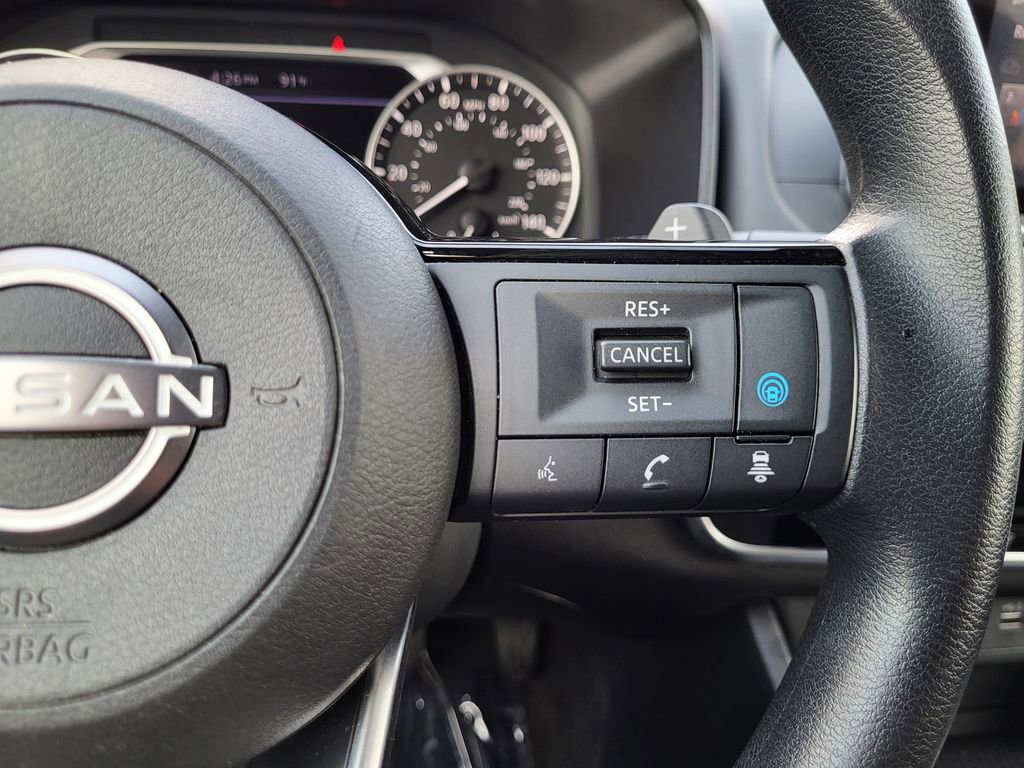 Used 2023 Nissan Rogue SV image 10