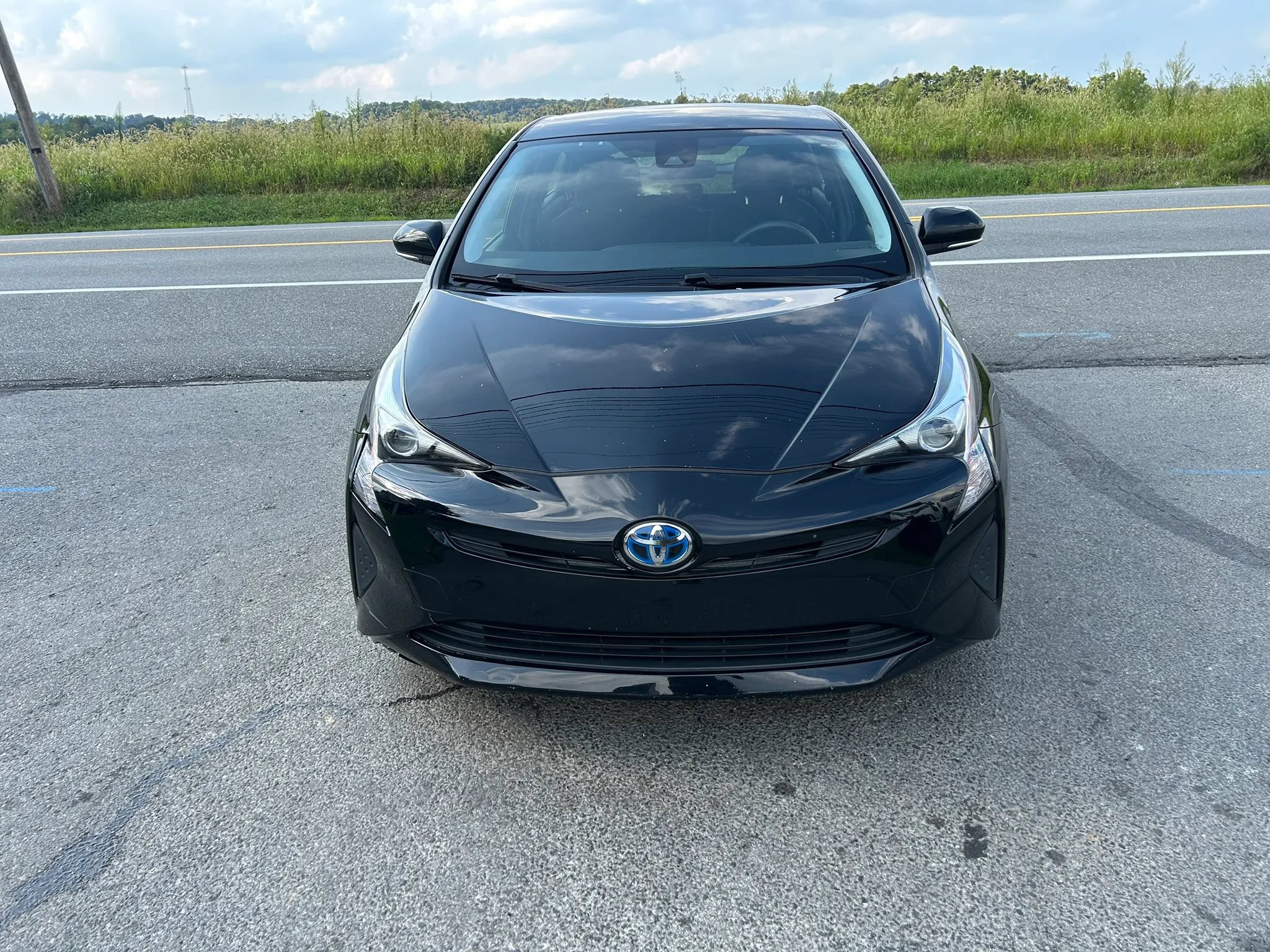 Used 2017 Toyota Prius Four FWD image 4