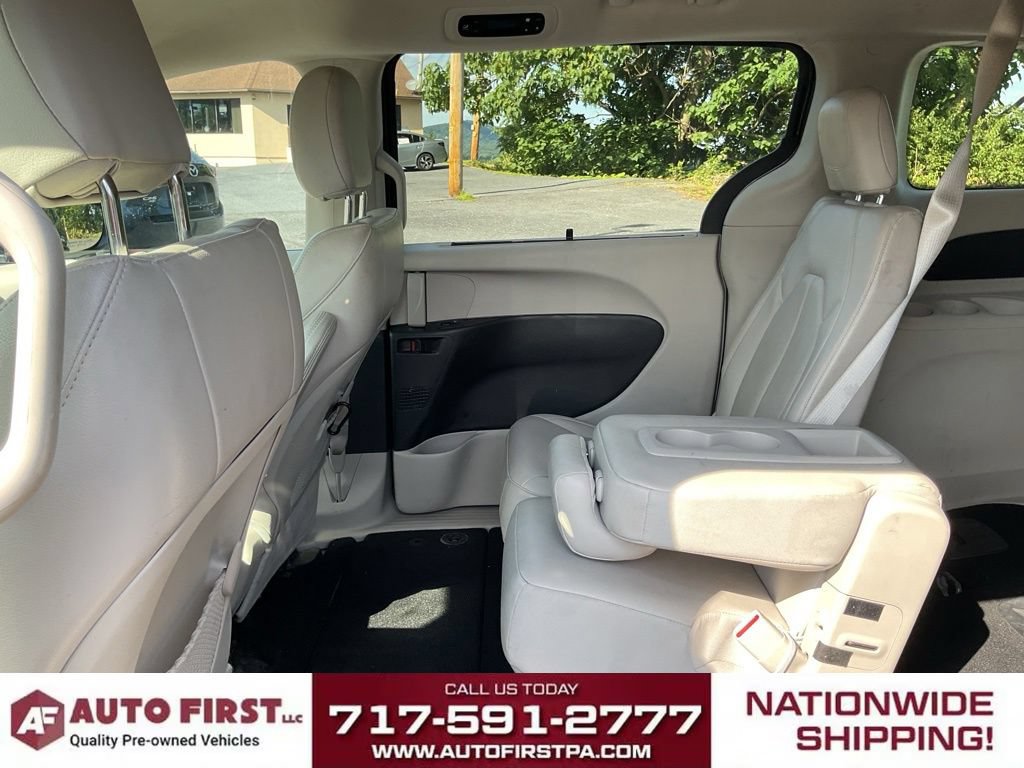 Used 2019 Chrysler Pacifica Touring-L w/ Advanced Safetytec Group FWD image 8