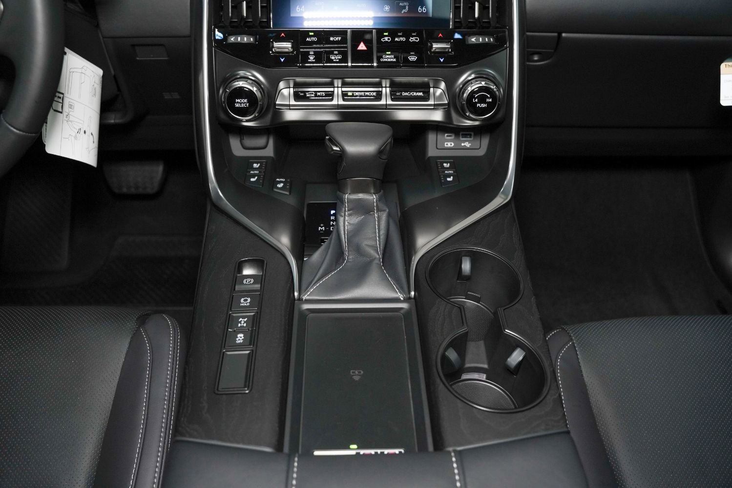 Used 2024 Lexus LX 600 4WD w/ Premium Package image 42