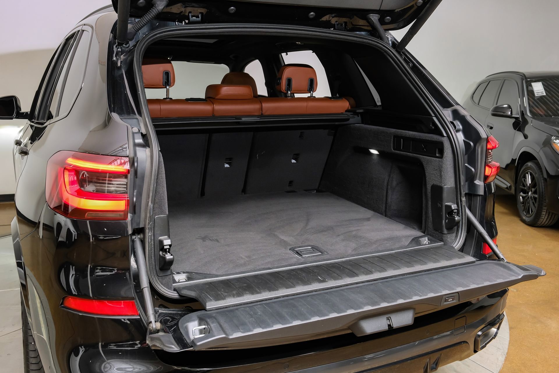 Used 2023 BMW X5 sDrive40i w/ Executive Package image 62