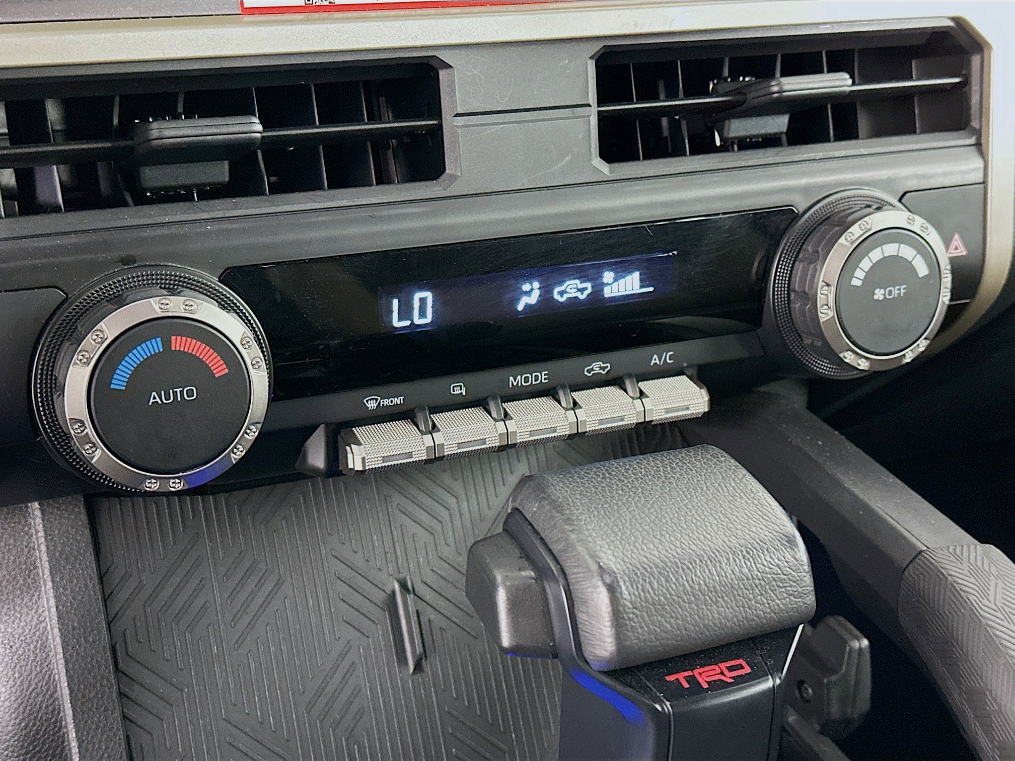 Used 2025 Toyota Tacoma TRD Off-Road image 23