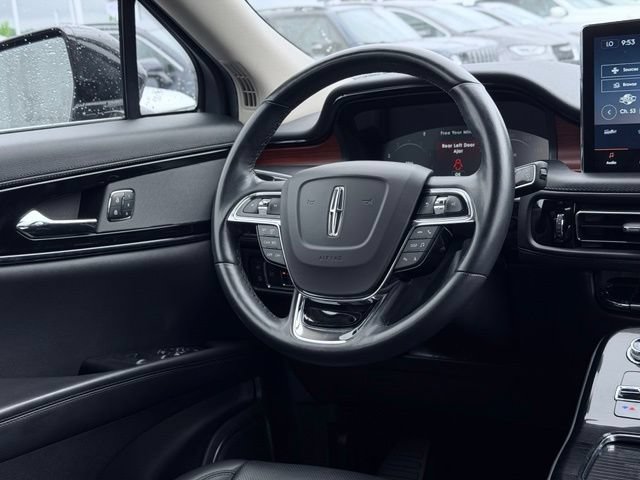 Used 2022 Lincoln Nautilus Reserve AWD/4WD image 28