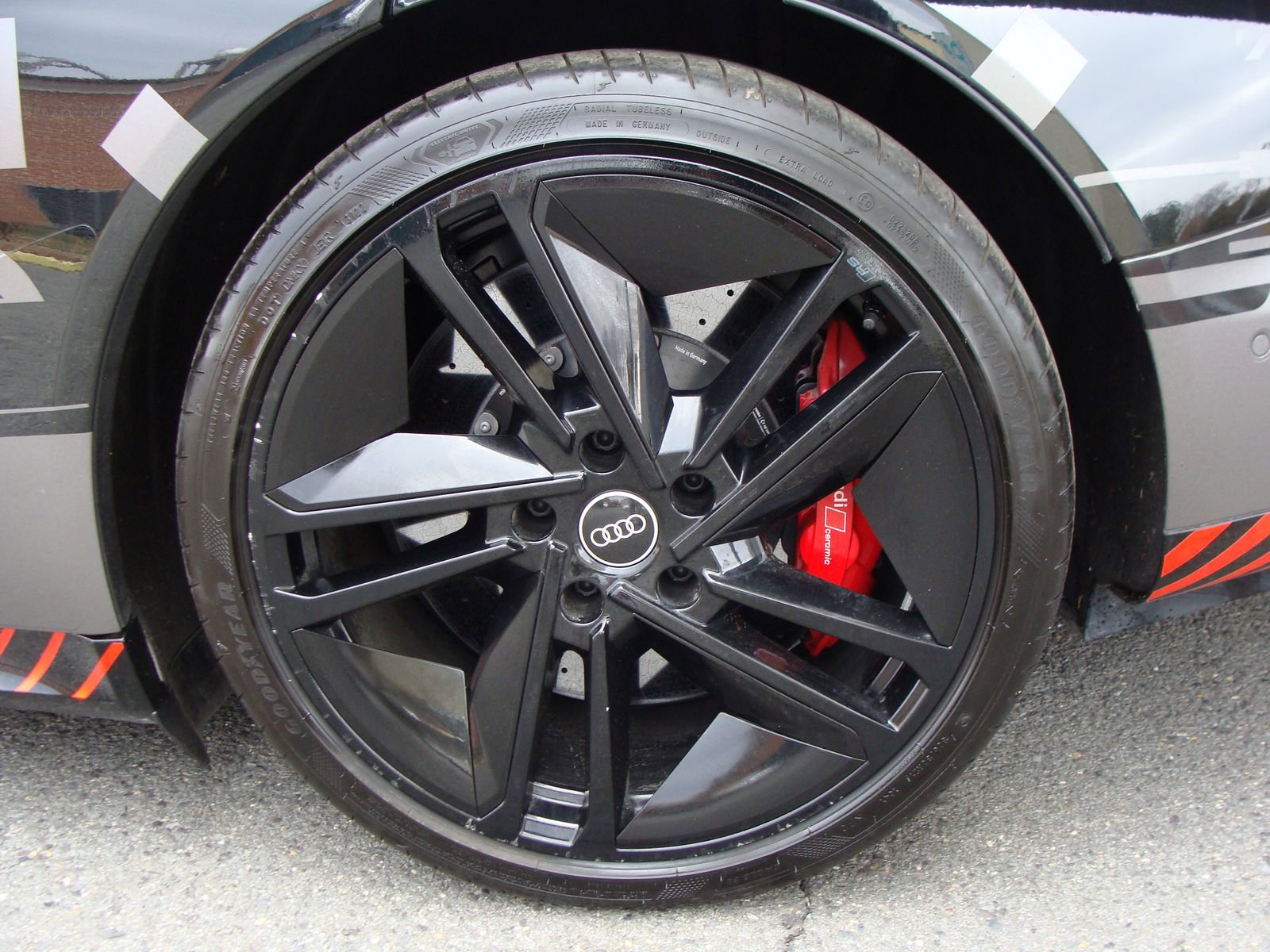Used 2023 Audi RS e-tron GT AWD/4WD image 39