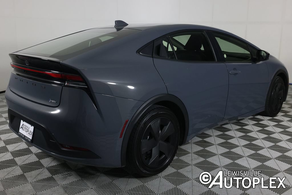 Used 2025 Toyota Prius LE FWD image 5