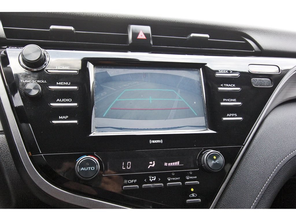 Used 2020 Toyota Camry SE FWD image 22