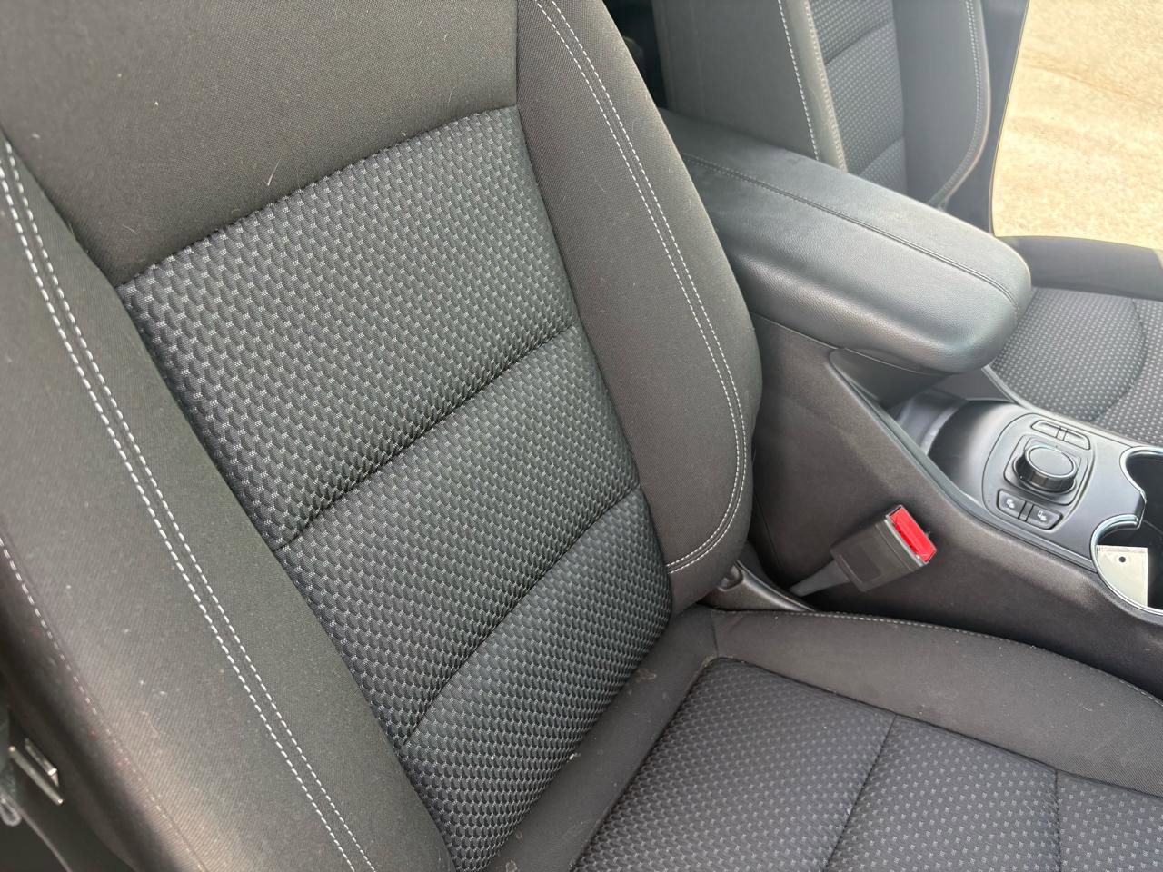 Used 2024 GMC Terrain SLE w/ Driver Convenience Package FWD image 44