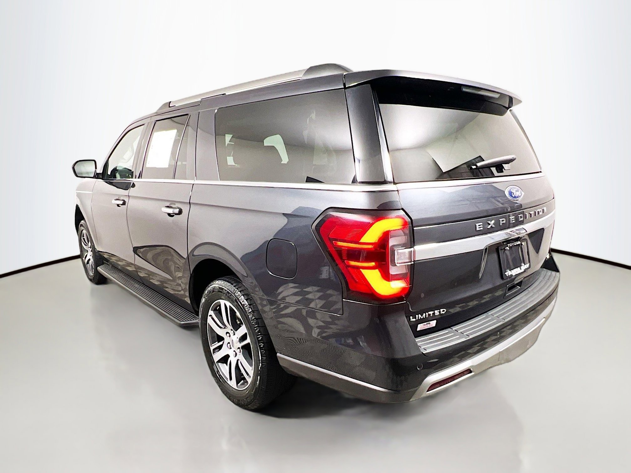Used 2024 Ford Expedition Max Limited image 8