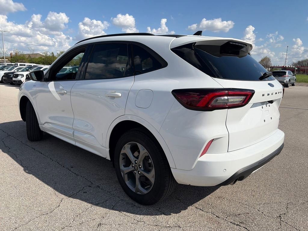Used 2023 Ford Escape ST-Line Select w/ Tech Pack #1 AWD/4WD image 5