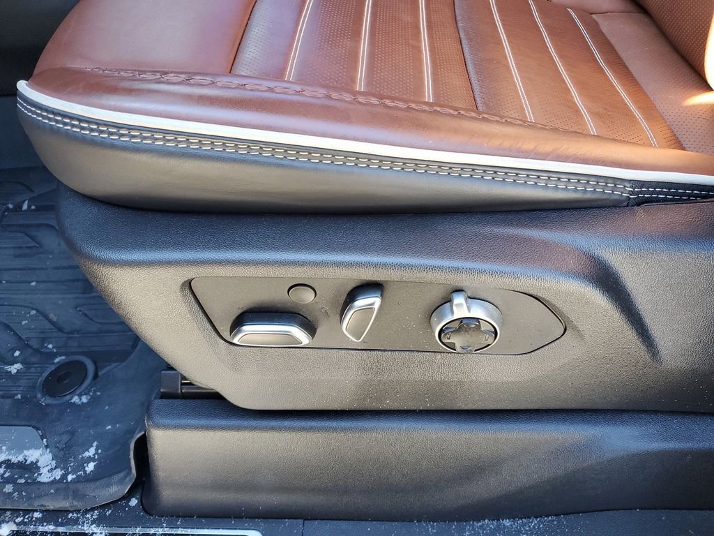 Used 2025 GMC Sierra 1500 Denali Ultimate image 9