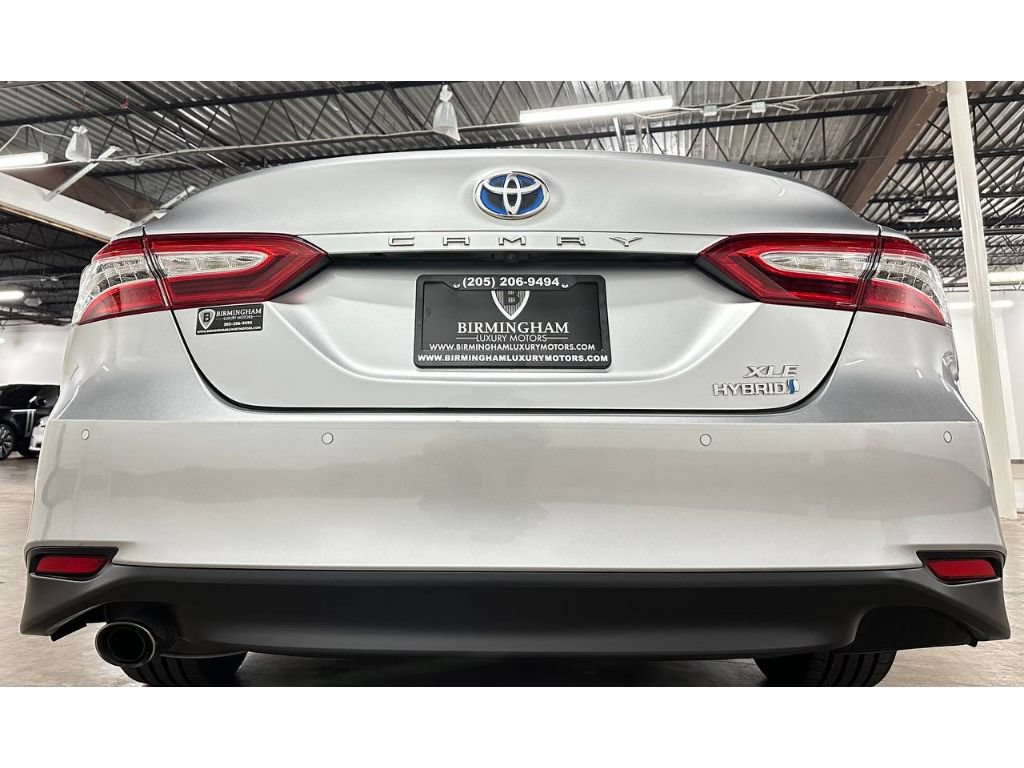 Used 2018 Toyota Camry XLE FWD image 14